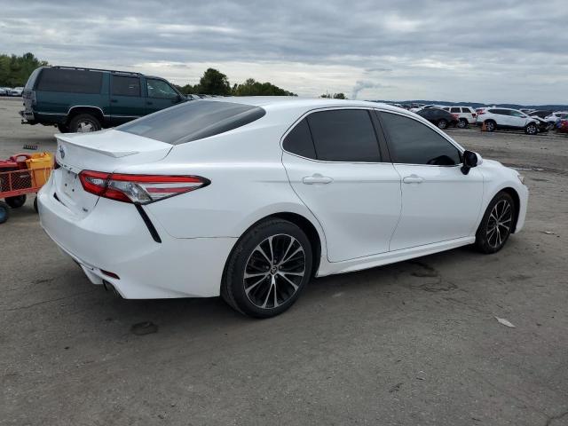  TOYOTA CAMRY 2018 Белый