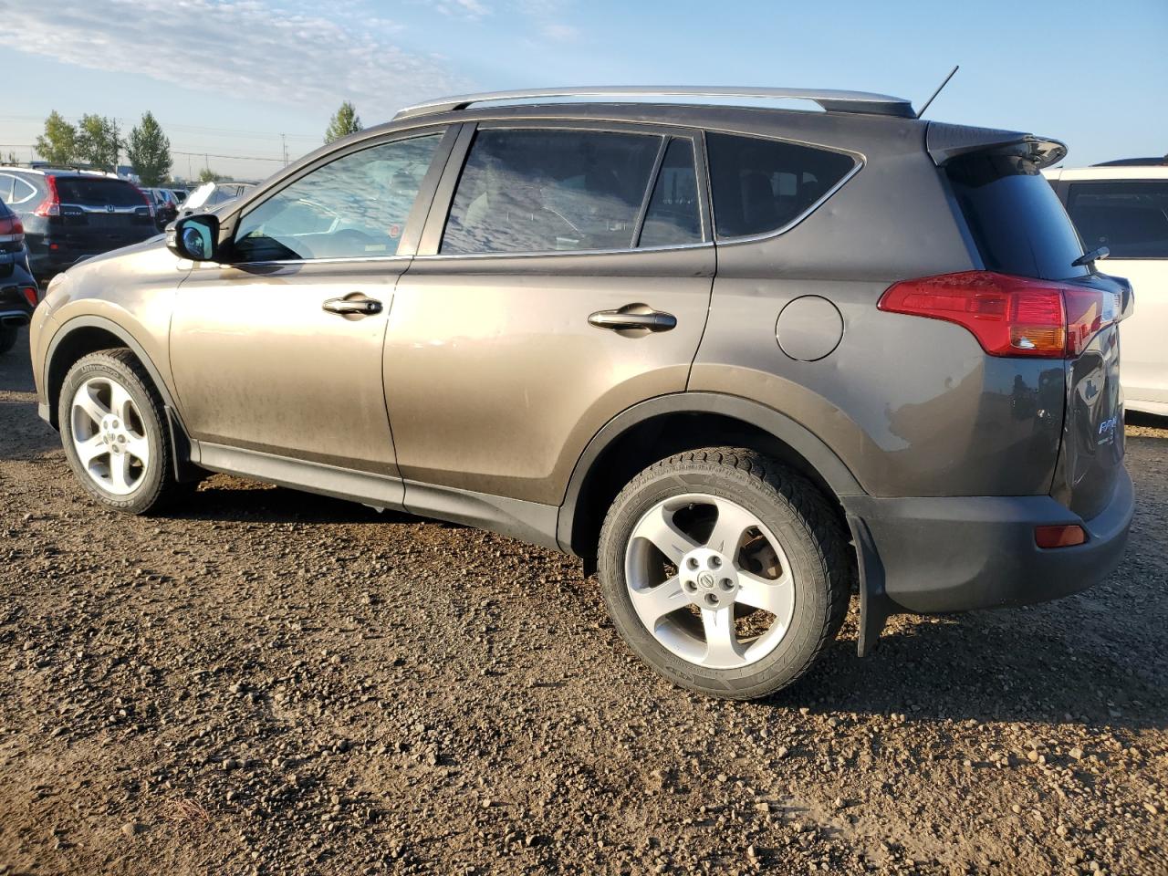 2T3RFREV8FW296467 2015 TOYOTA RAV 4 - Image 2