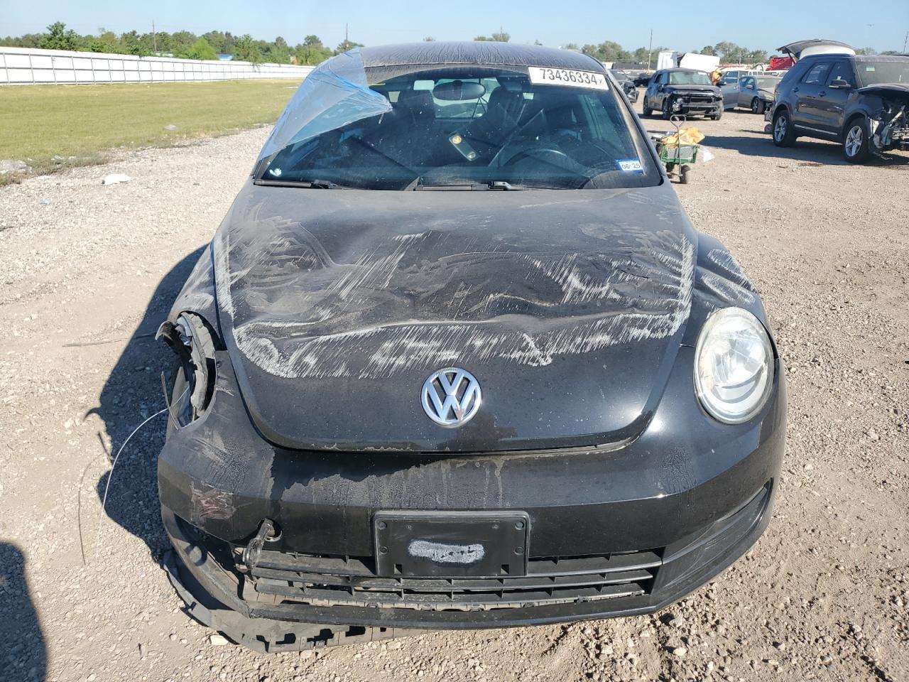 2012 Volkswagen Beetle - Image 5