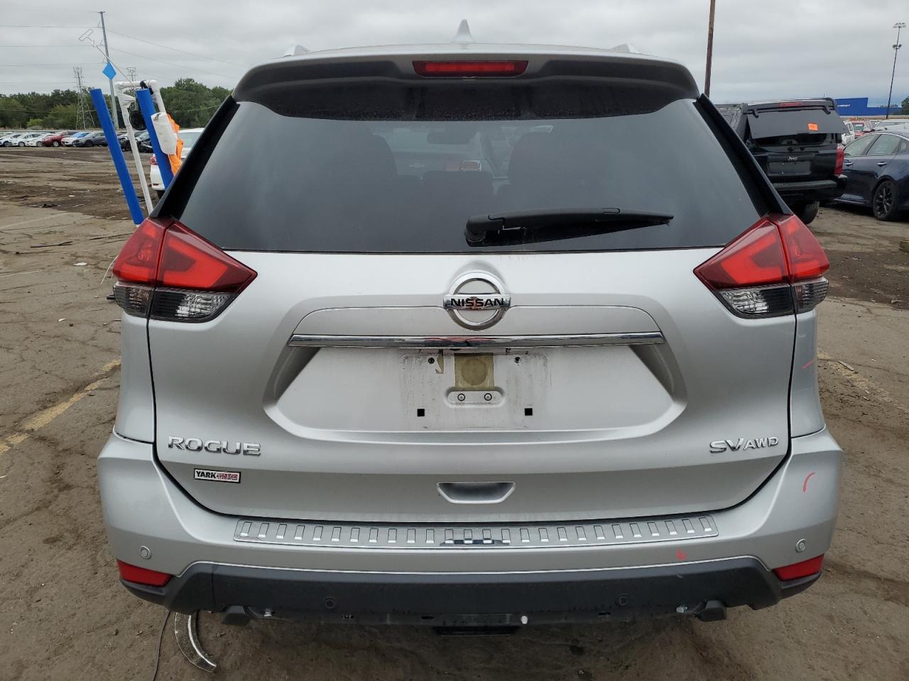 2019 Nissan Rogue S VIN: JN8AT2MV1KW398207 Lot: 71456404