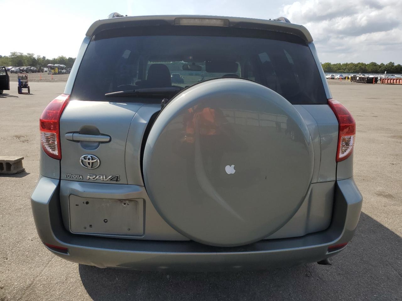 JTMZD33V186064917 2008 Toyota Rav4