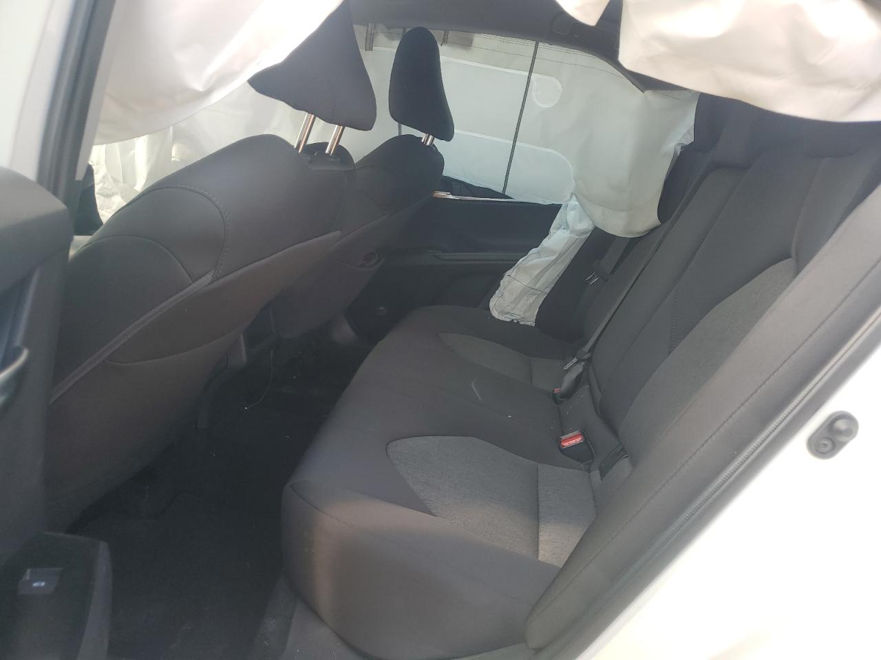 2020 Toyota Camry - Image 11
