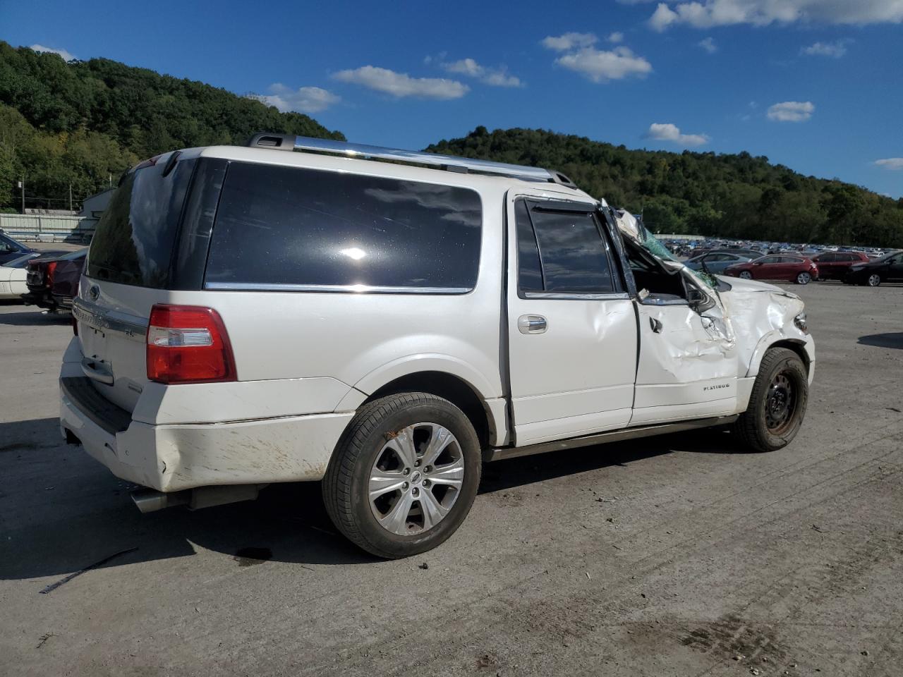 2016 Ford Expedition - Image 3