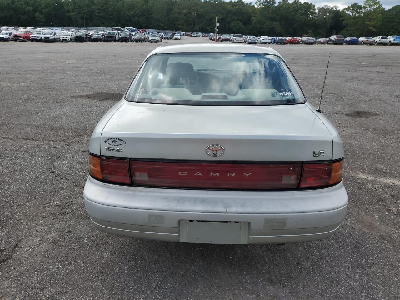 1994 Toyota Camry Le VIN: 4T1SK12E2RU356260 Lot: 71441294