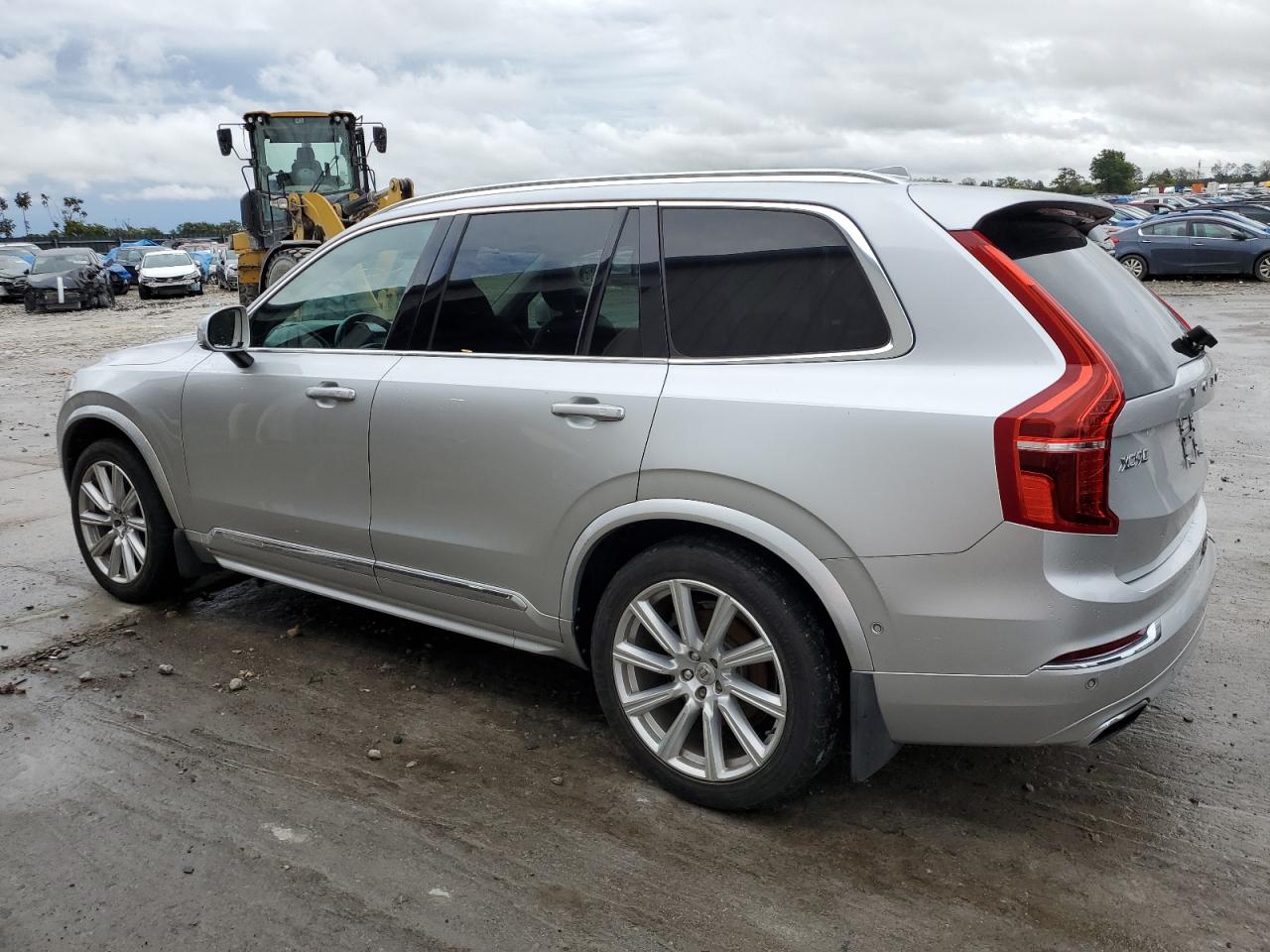 YV4A22PL2H1131637 2017 VOLVO XC90 - Image 2