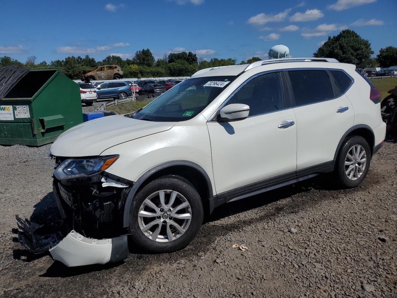 KNMAT2MV9JP596599 2018 NISSAN ROGUE - Image 1