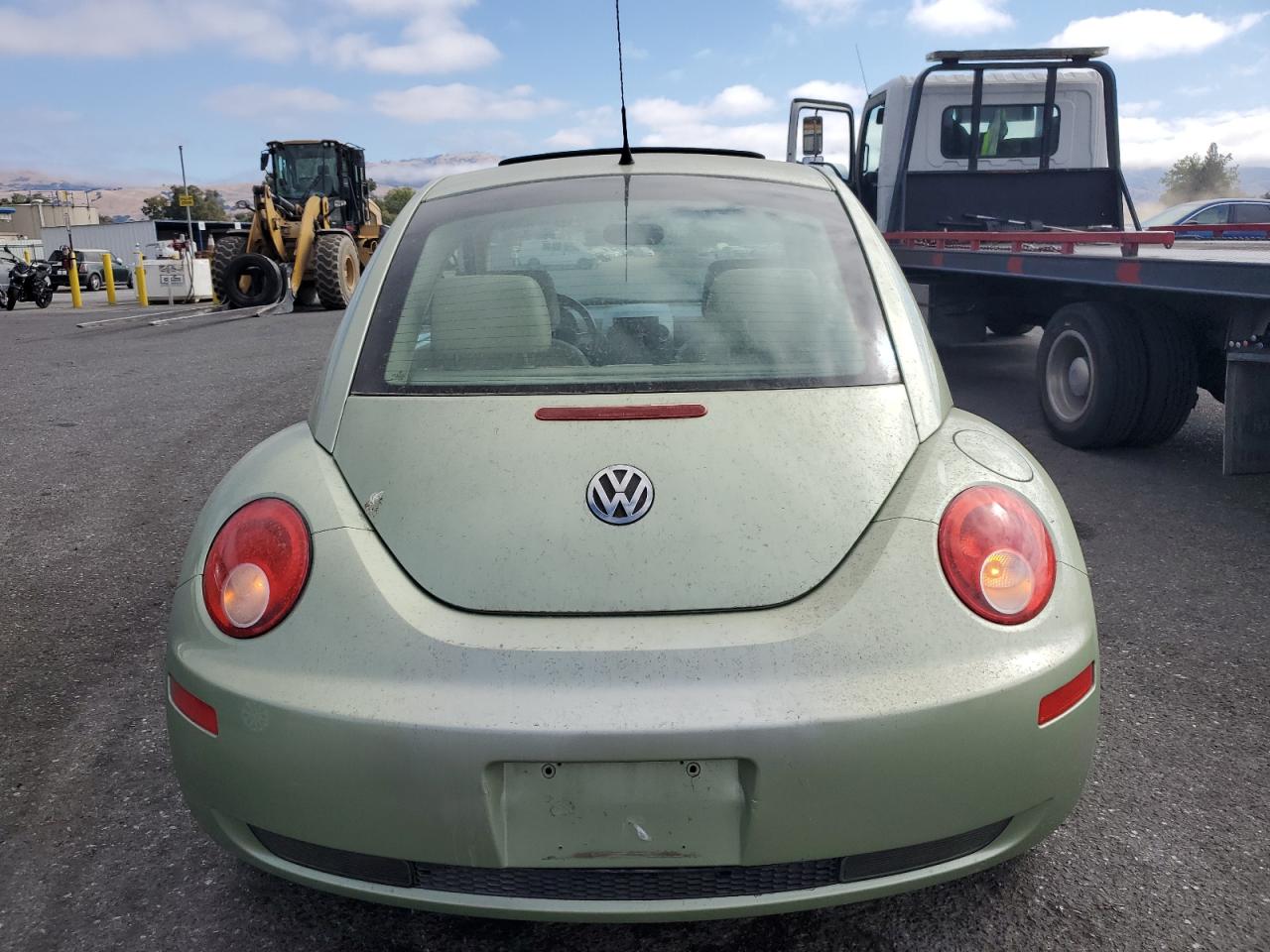 2006 Volkswagen New Beetle 2.5L Option Package 2 VIN: 3VWSG31C06M404840 Lot: 72164644