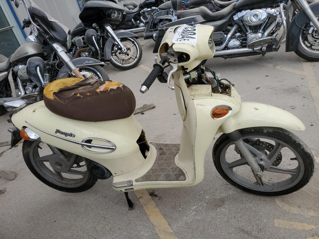 2005 Kymco Usa Inc People 50 for Sale in Kansas City, KS - All Over