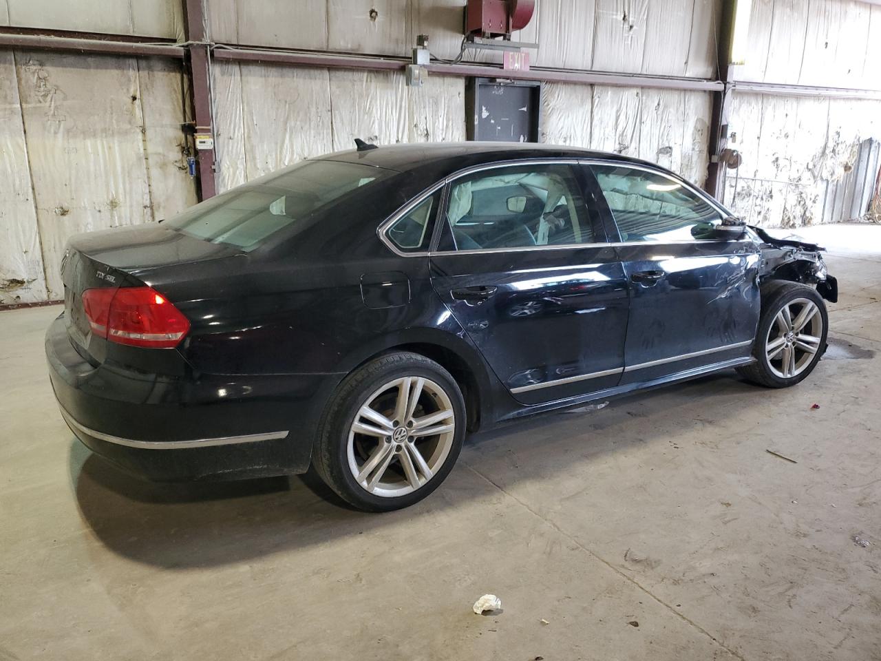 2014 Volkswagen Passat - Image 3