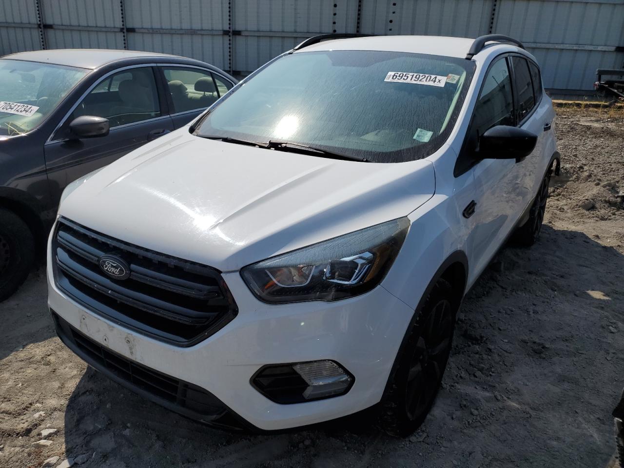 1FMCU9GD7JUA99534 2018 FORD ESCAPE - Image 1