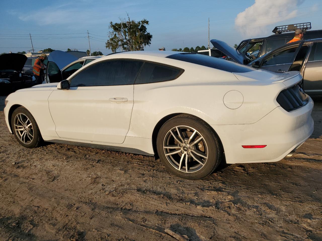 1FA6P8TH4G5241200 2016 FORD MUSTANG - Image 2