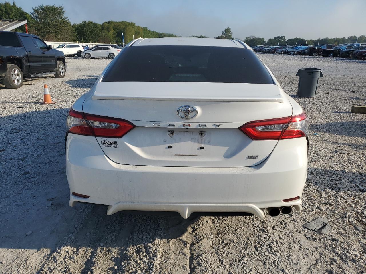 2018 Toyota Camry L VIN: 4T1B11HK9JU062830 Lot: 70627354