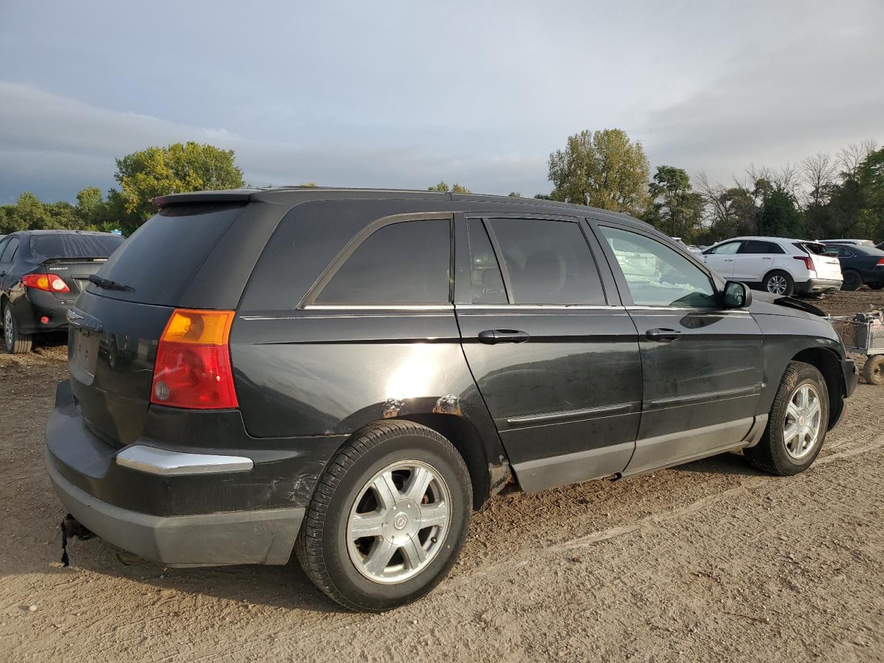 2005 Chrysler Pacifica - Image 3