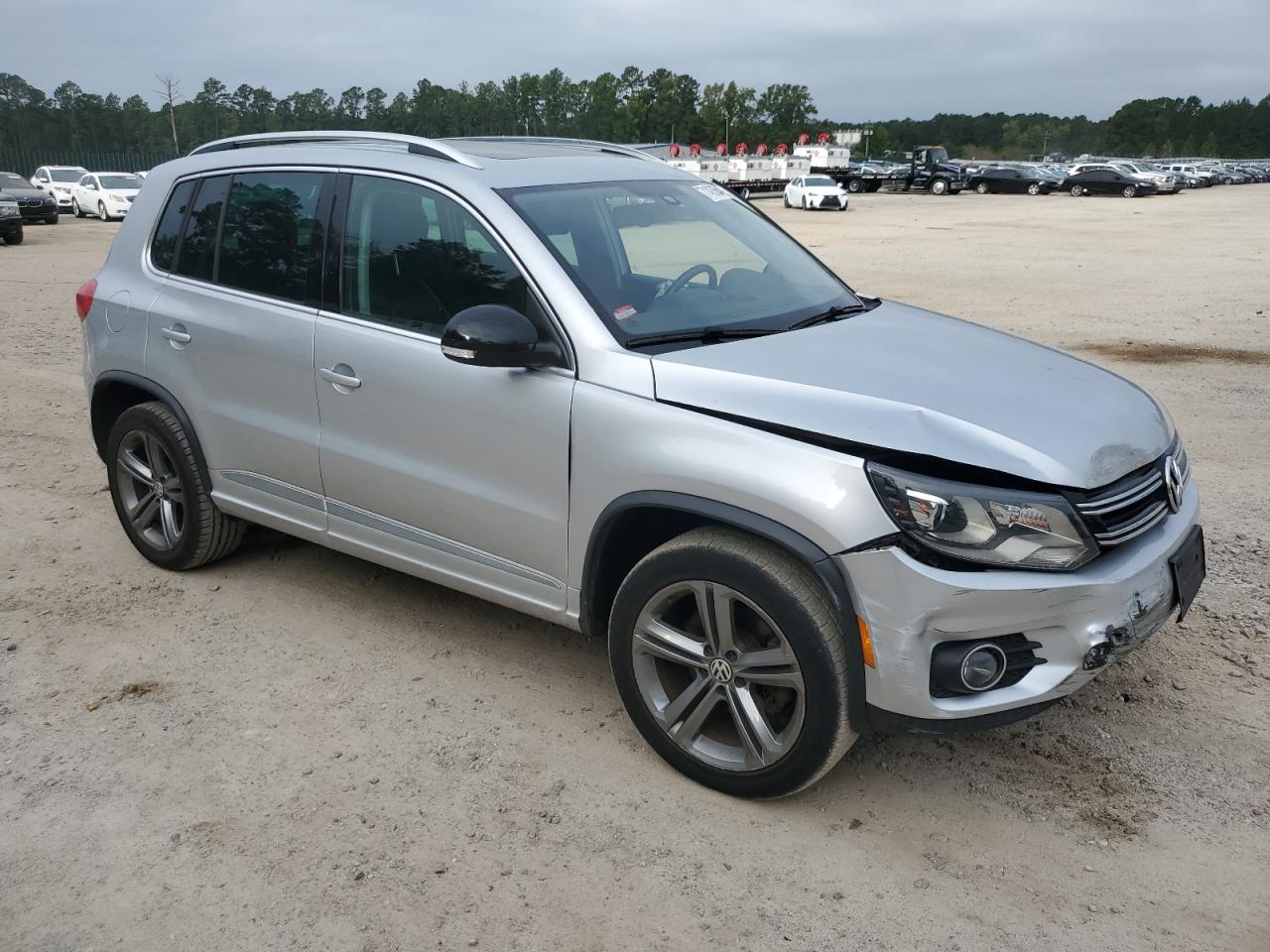 WVGUV7AX3HW504635 2017 Volkswagen Tiguan Sport