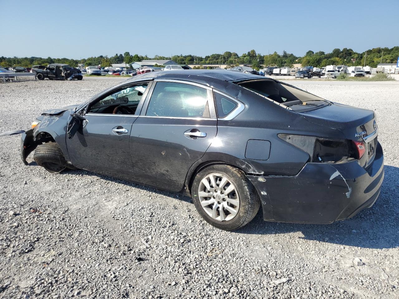 2016 Nissan Altima - Image 2