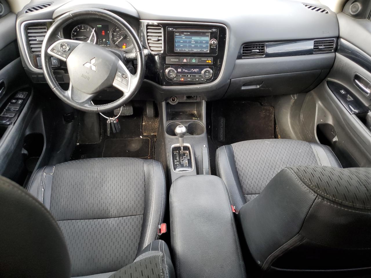 JA4AZ3A36FZ006968 2015 Mitsubishi Outlander Se