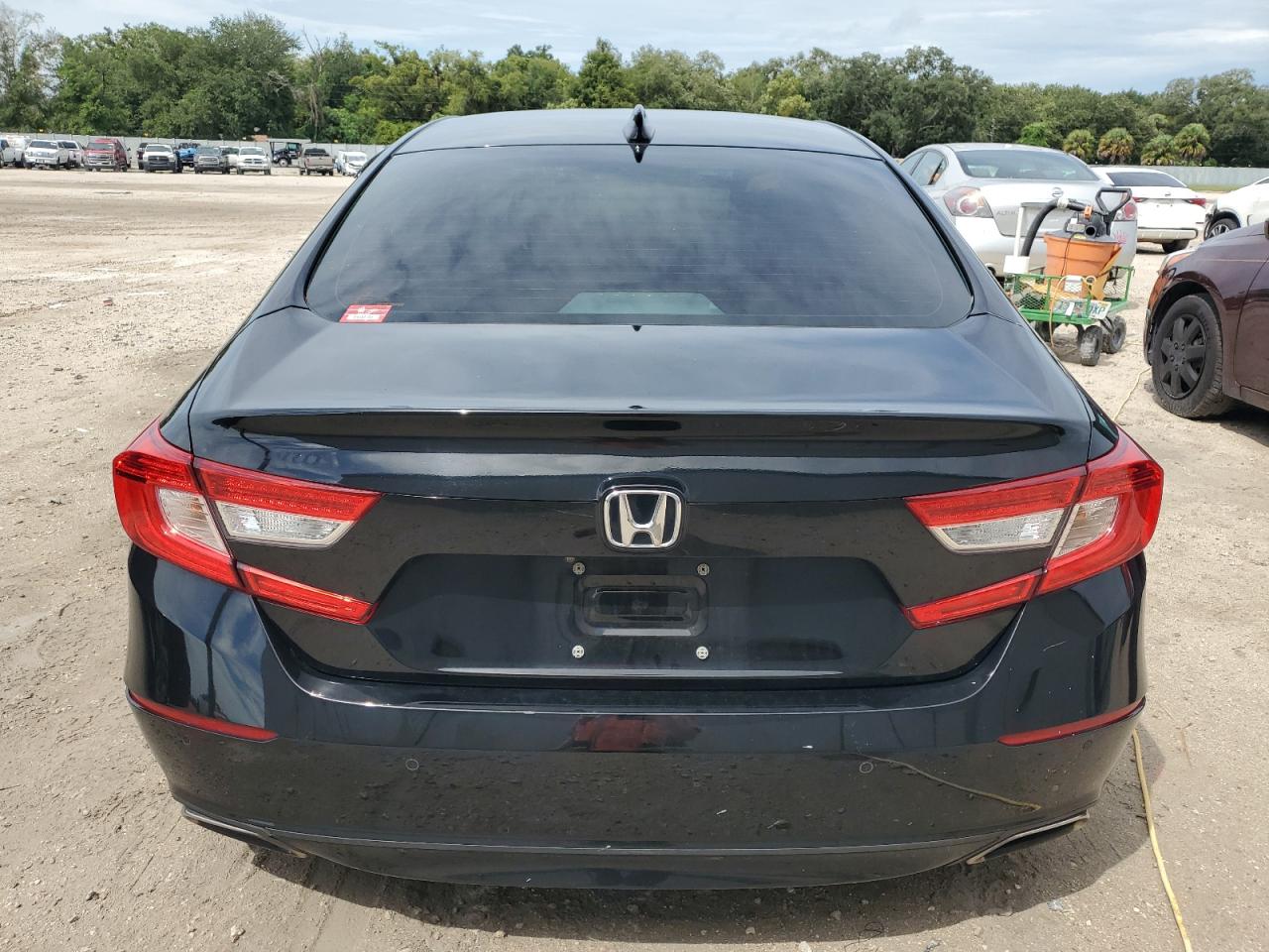 1HGCV2F95JA039860 2018 Honda Accord Touring