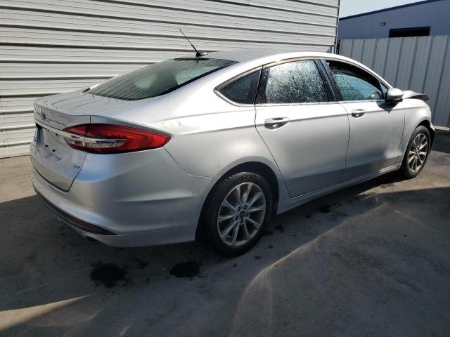  FORD FUSION 2017 Серебристый