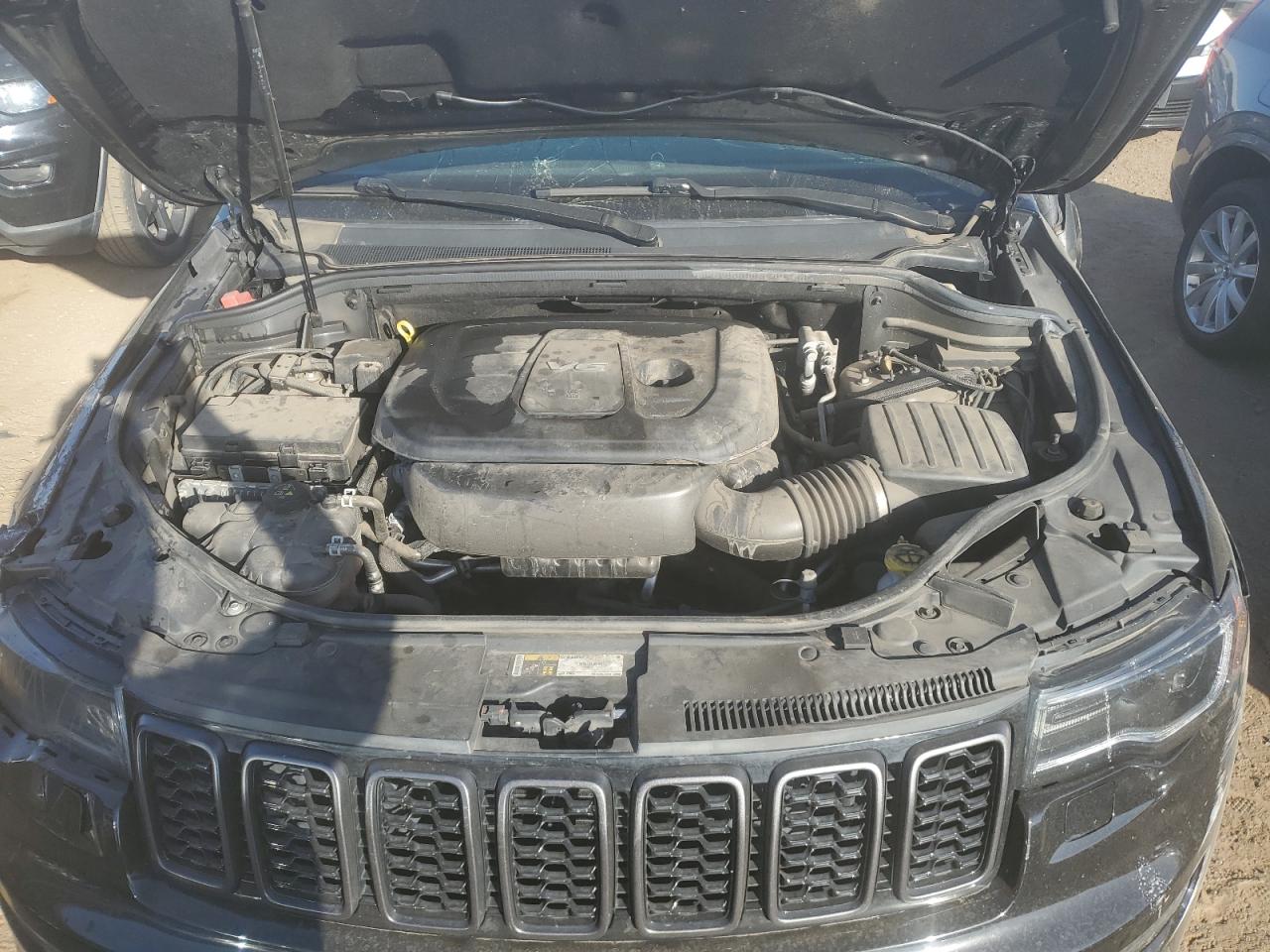 1C4RJFCG4JC250440 2018 Jeep Grand Cherokee Overland