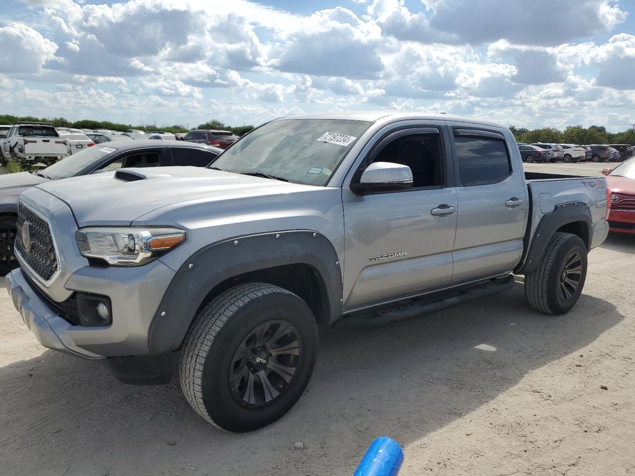 3TMCZ5ANXJM138590 2018 Toyota Tacoma Double Cab