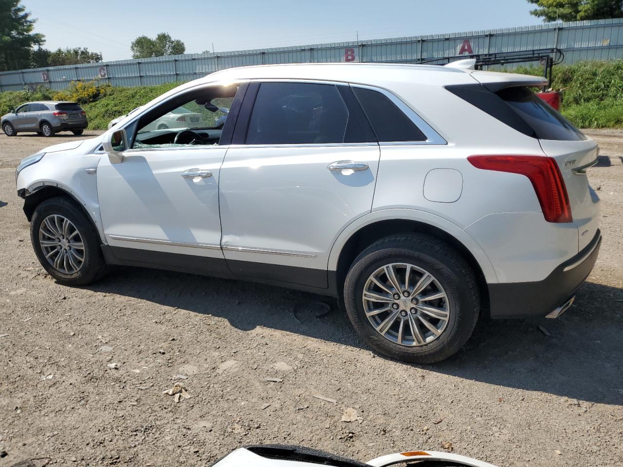 2019 Cadillac XT5 - Image 2
