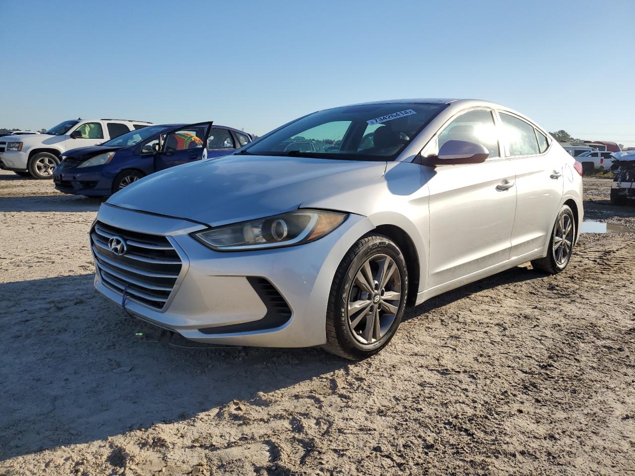 5NPD84LF5HH020101 2017 HYUNDAI ELANTRA - Image 1