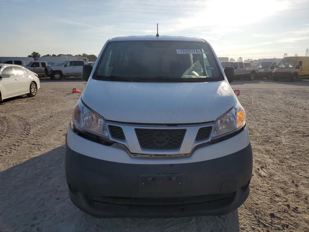 VIN 3N6CM0KN5KK699984 2019 NISSAN NV no.5