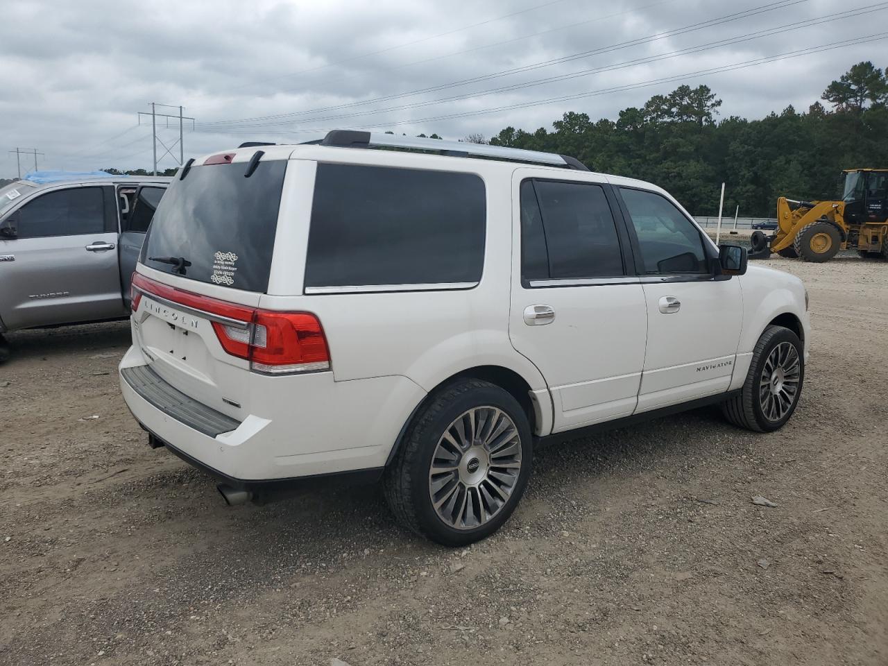 2015 Lincoln Navigator VIN: 5LMJJ2HT4FEJ11957 Lot: 70202204