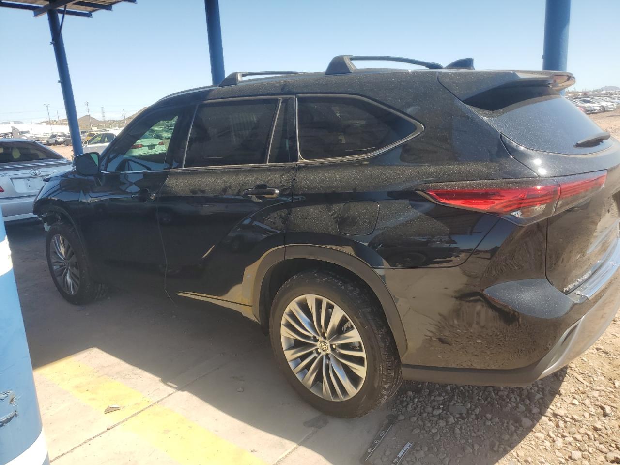 2023 Toyota Highlander L VIN: 5TDKDRAH8PS044499 Lot: 69720934