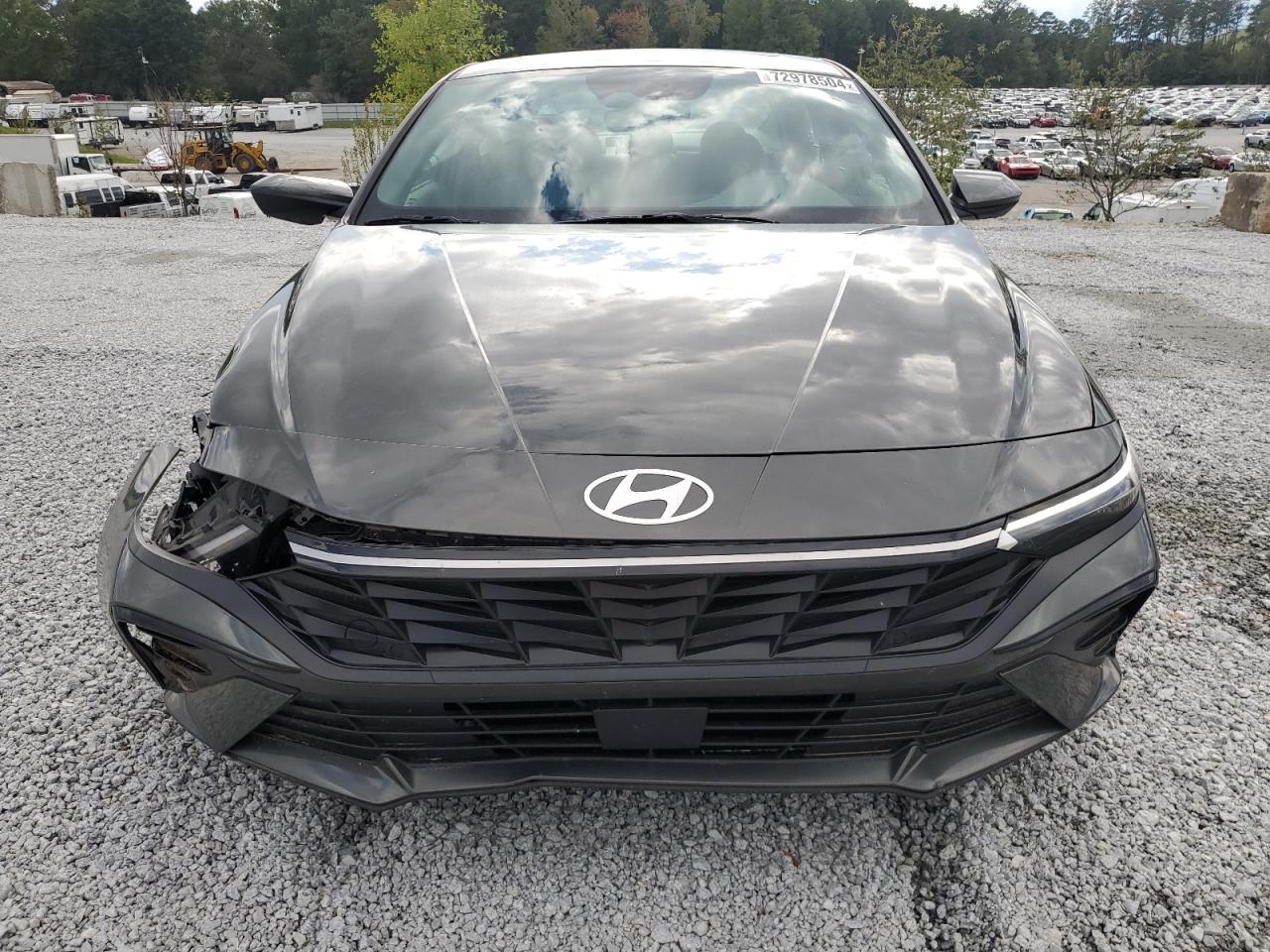 2024 Hyundai Elantra - Image 5