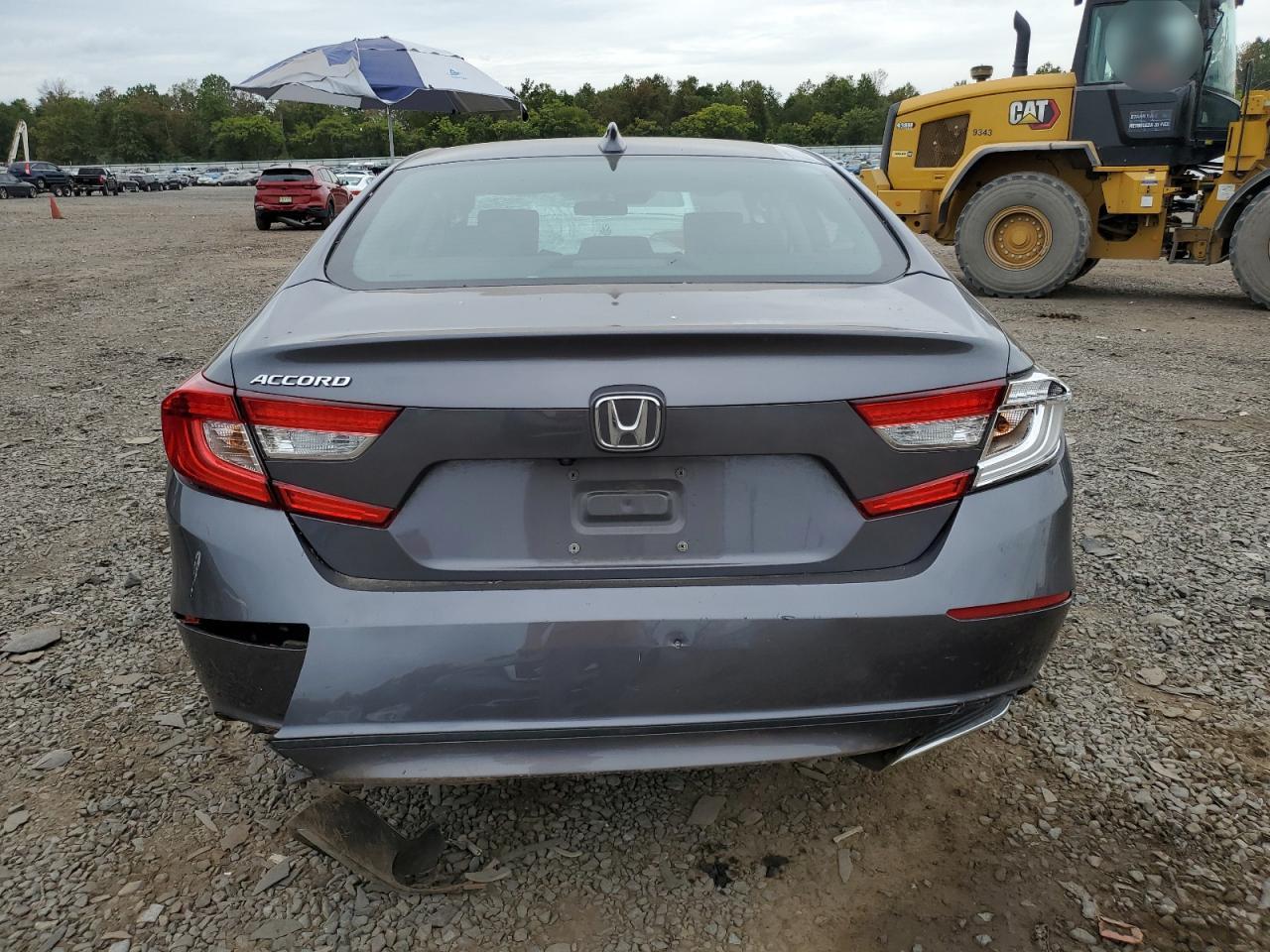 1HGCV1F12JA031221 2018 Honda Accord Lx