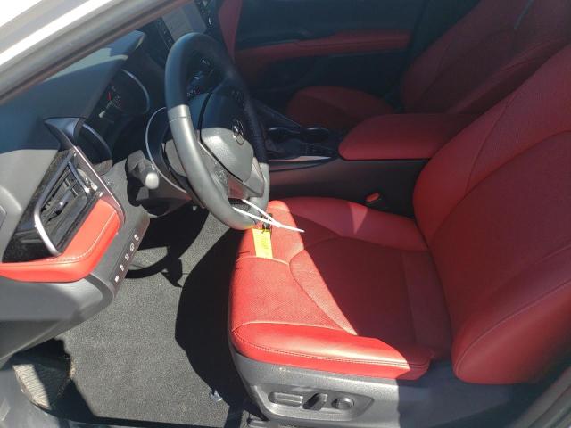  TOYOTA CAMRY 2023 Белый