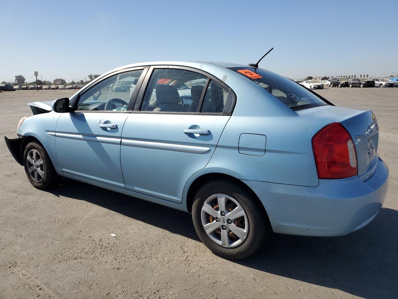 2011 Hyundai Accent - Image 2