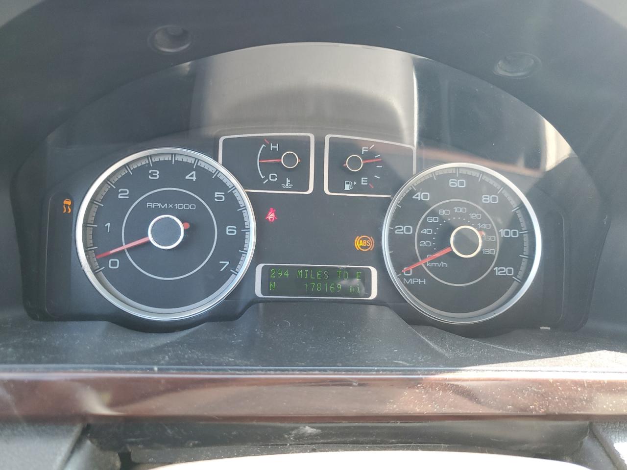 2009 Ford Taurus - Image 9