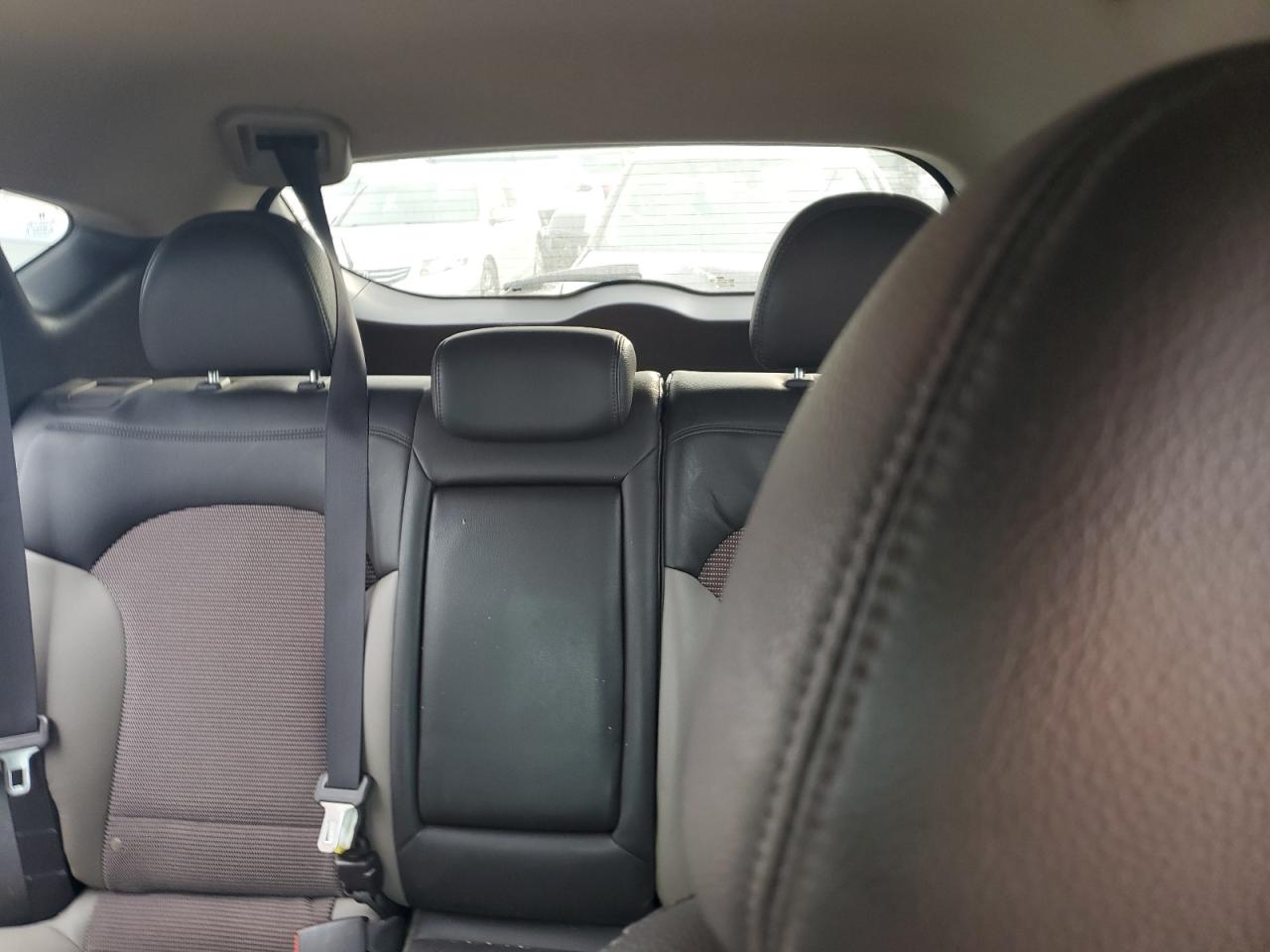 2012 Hyundai Tucson - Image 10