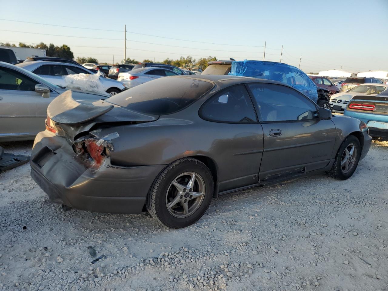 2000 Pontiac Grand Prix - Image 3