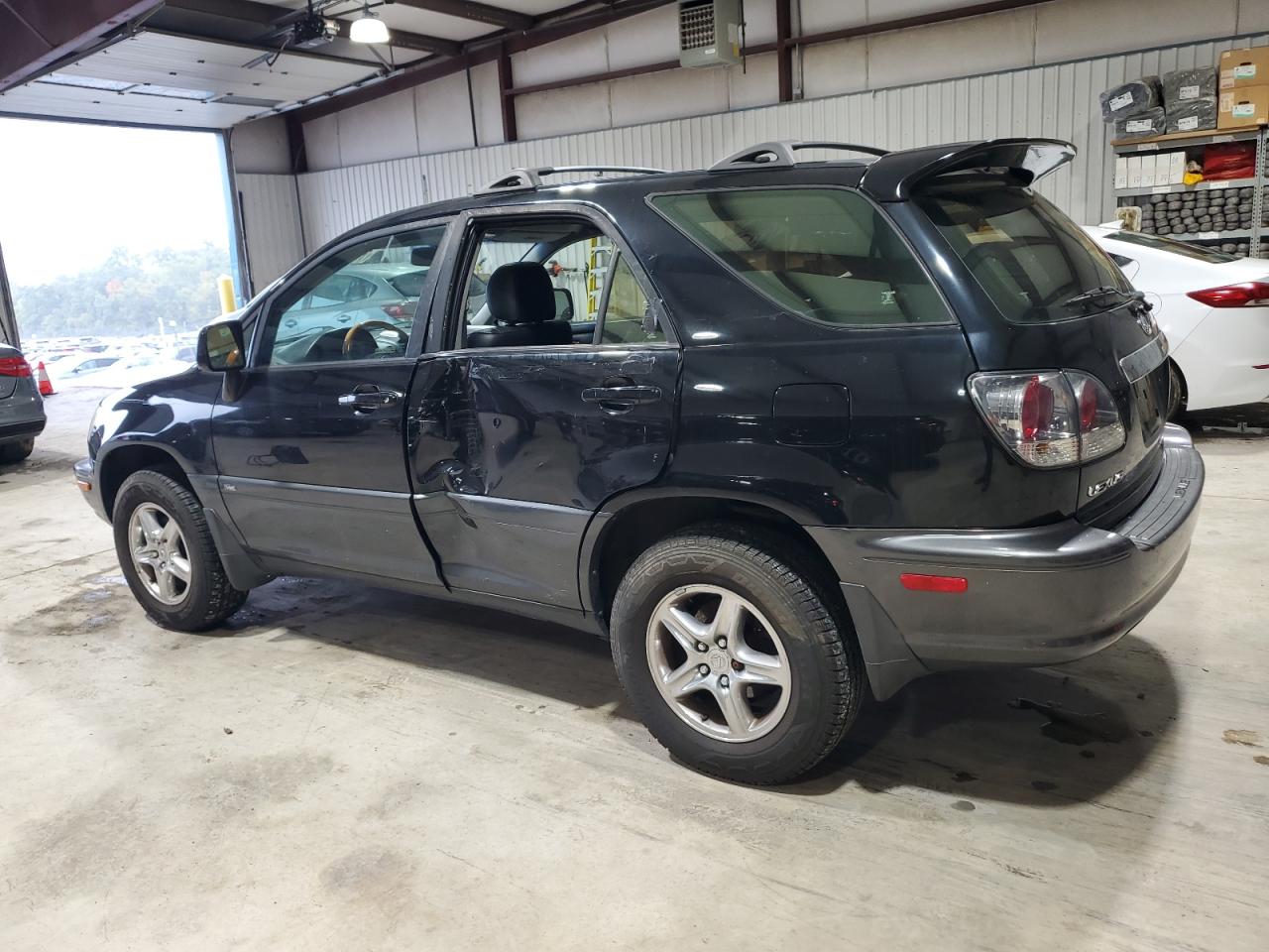 2001 Lexus RX - Image 2