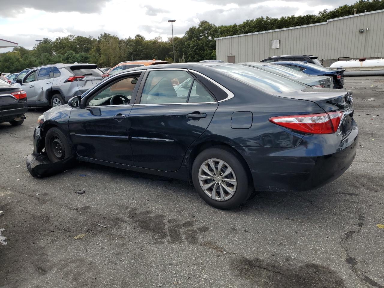 4T1BF1FK3GU227459 2016 TOYOTA CAMRY - Image 2