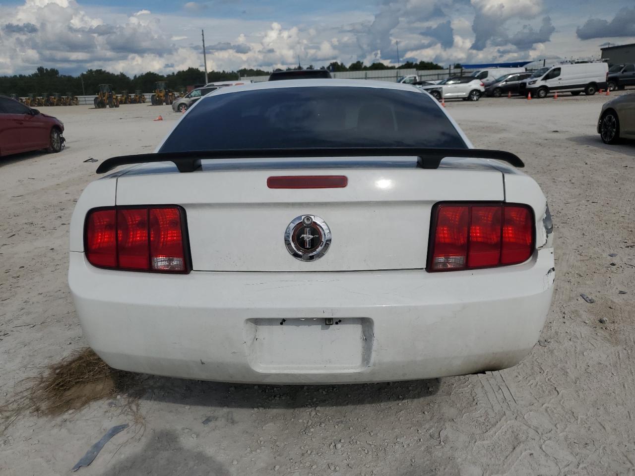 1ZVFT80N355141647 2005 Ford Mustang