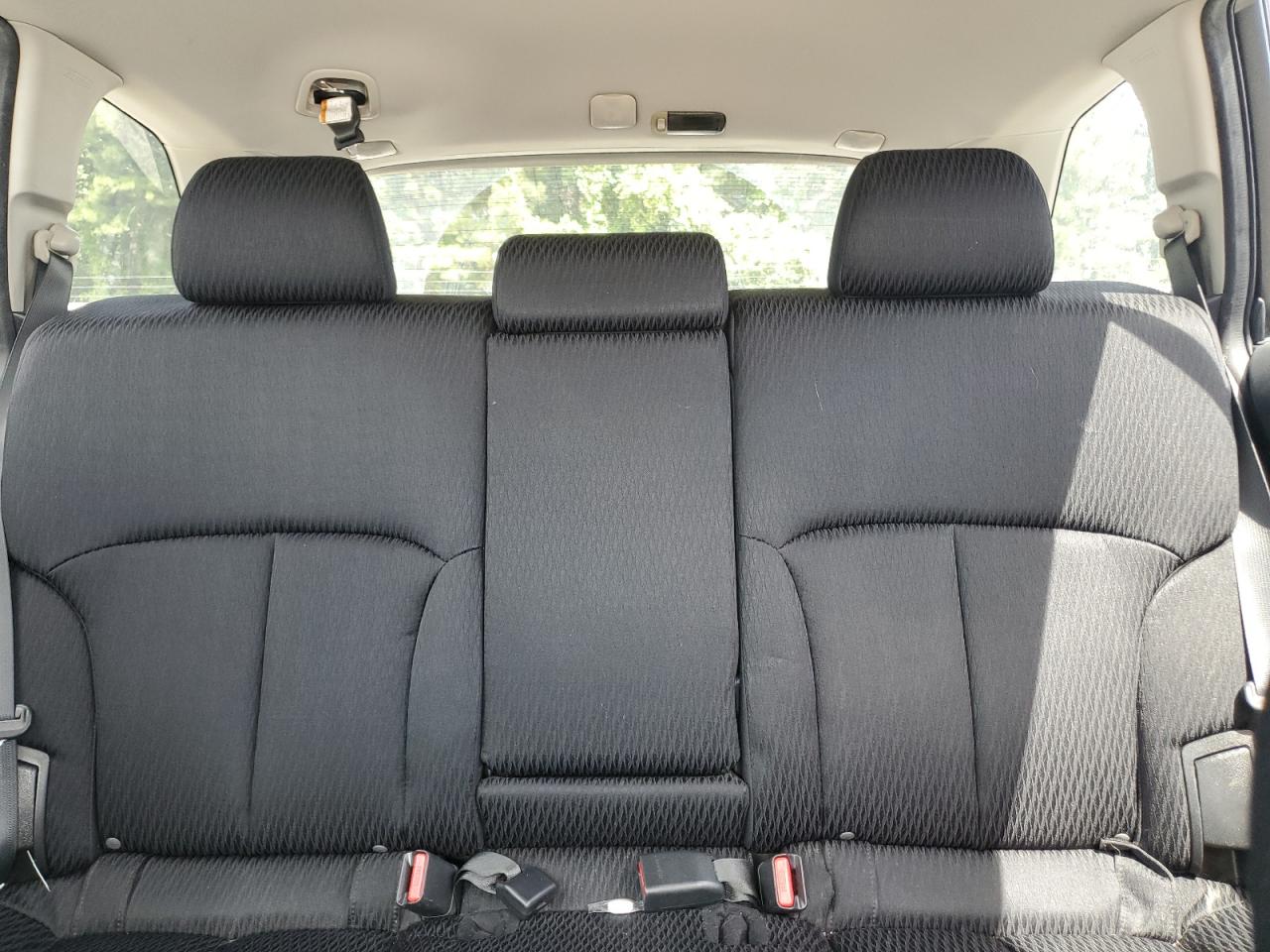 2010 Subaru Outback - Image 10