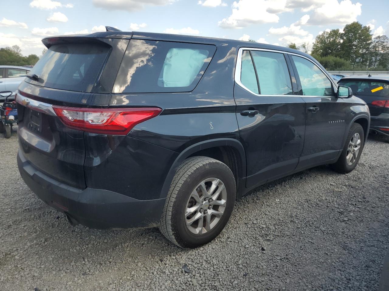 2018 Chevrolet Traverse - Image 3
