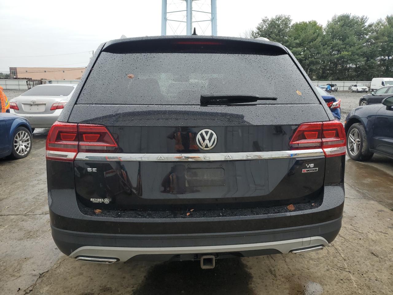 1V2KR2CA9JC589093 2018 Volkswagen Atlas Se