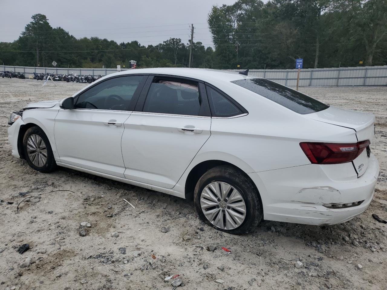 2020 Volkswagen Jetta - Image 2