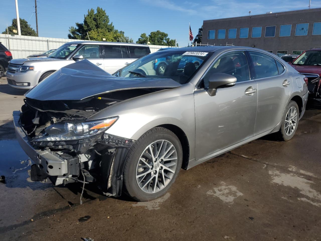 2016 Lexus ES - Image 1