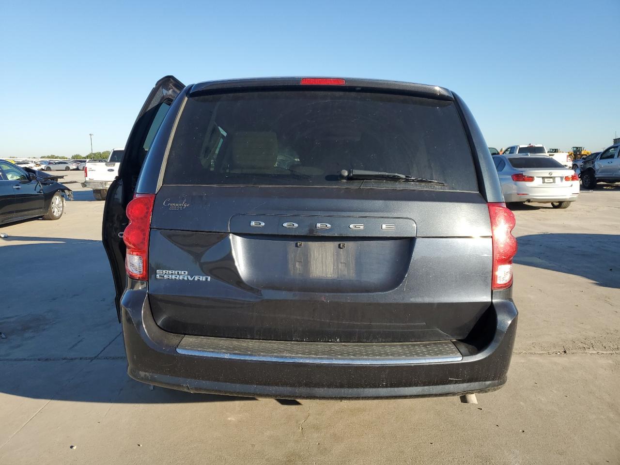2013 Dodge Caravan - Image 6