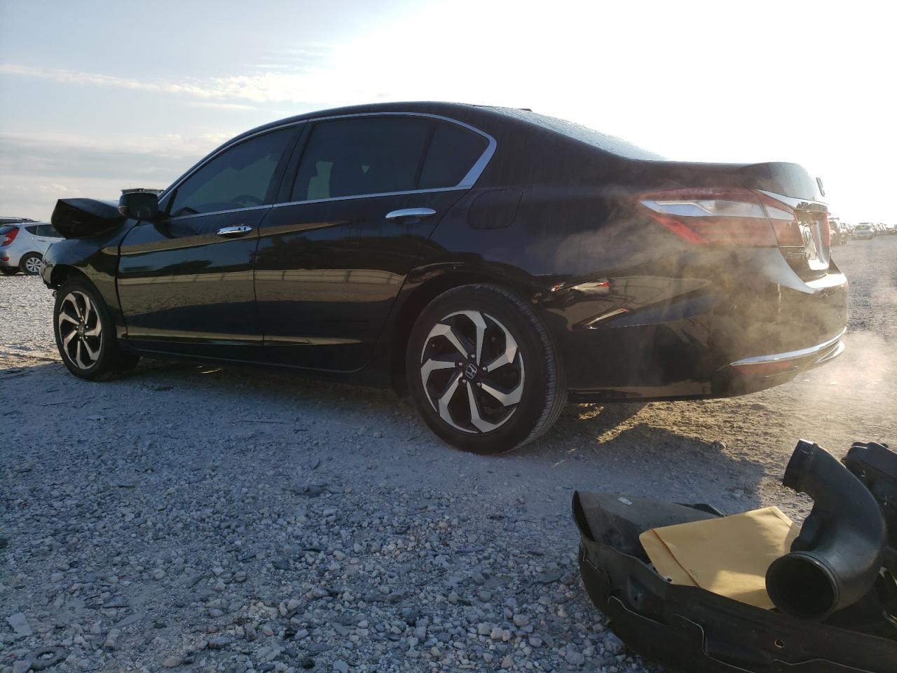 1HGCR2F87HA248930 2017 HONDA ACCORD - Image 2