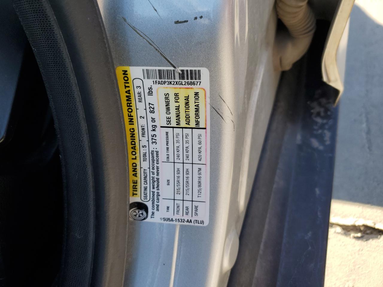 1FADP3K2XGL268677 2016 Ford Focus Se