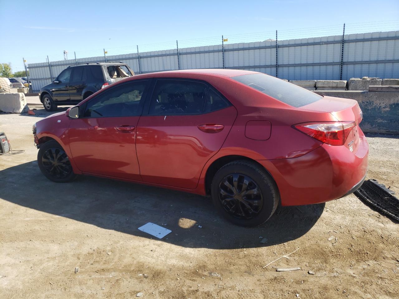 5YFBURHE9KP888502 2019 TOYOTA COROLLA - Image 2