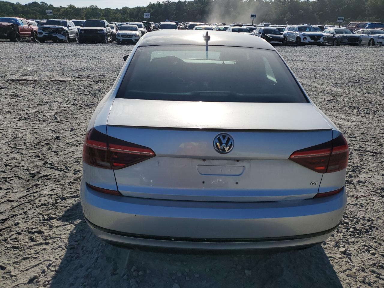 1VWJM7A30JC049805 2018 Volkswagen Passat Gt