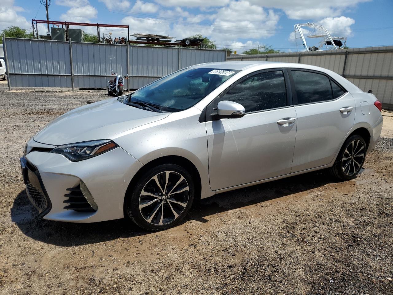 5YFBURHE5JP811253 2018 TOYOTA COROLLA - Image 1